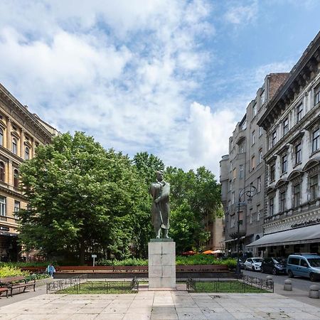 Luxurious Central Apartment In Liszt Ferenc Square Budapesta Exterior foto