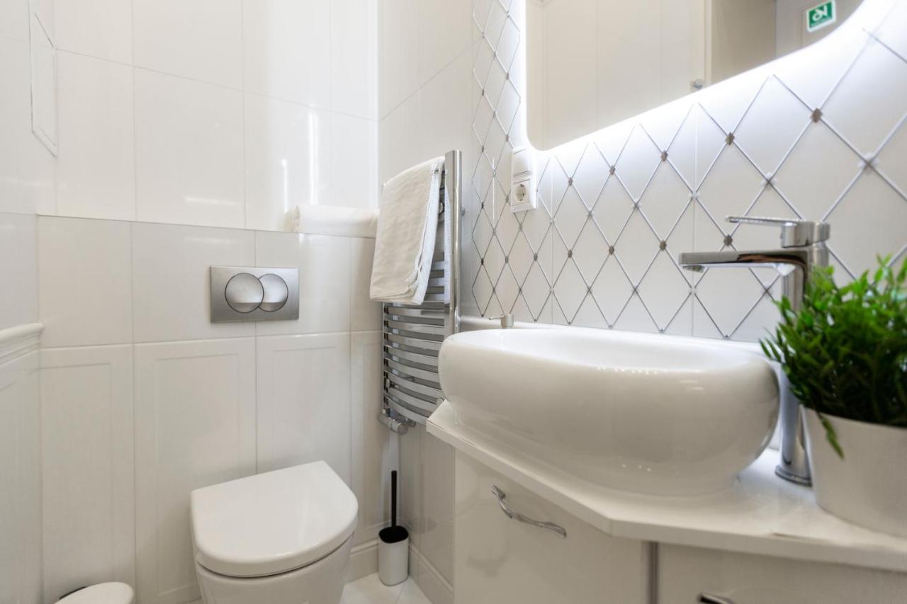 Luxurious Central Apartment In Liszt Ferenc Square Budapesta Exterior foto