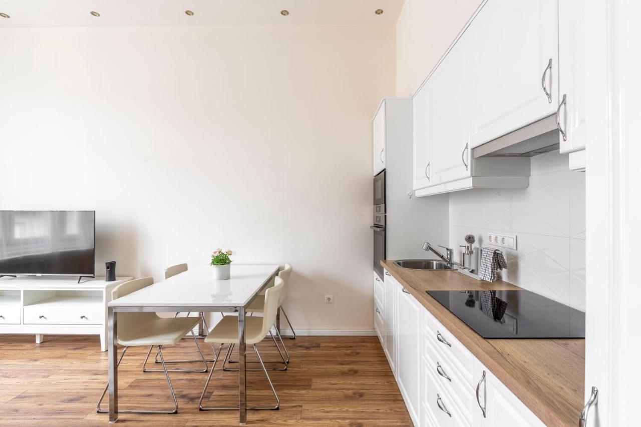 Luxurious Central Apartment In Liszt Ferenc Square Budapesta Exterior foto